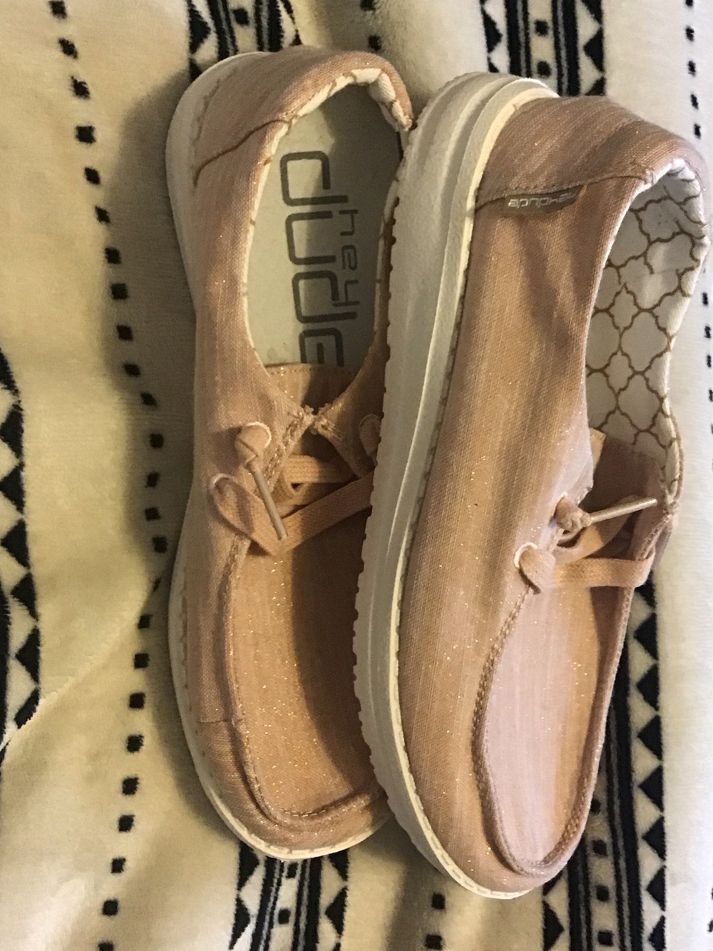 Hey Dudes women’s size 5 Shimmer Tan Slip-On Loafers - Picture 2 of 6